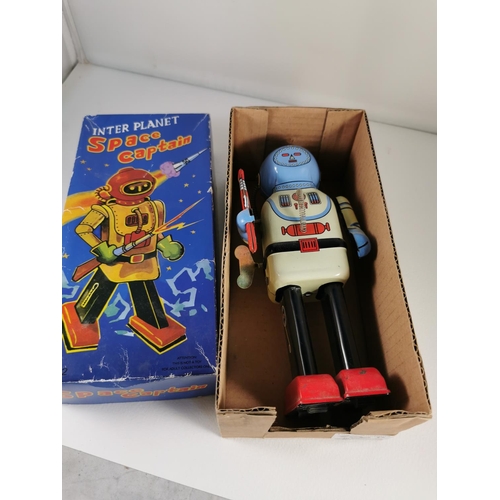 200d - Vintage boxed tin windup tin robot, inter planet space captain