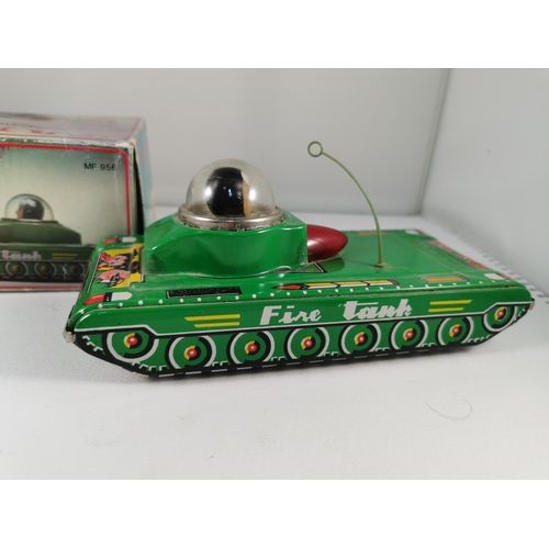 200f - Vintage boxed tin sparkling tank