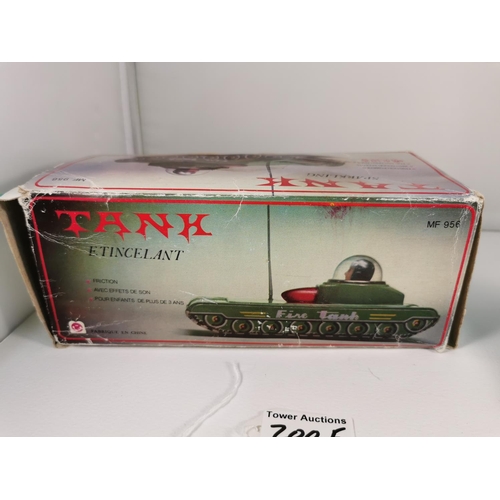 200f - Vintage boxed tin sparkling tank