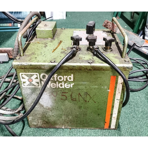 25 - Heavy duty Oxford Bantam 180 arc welder oil cooled