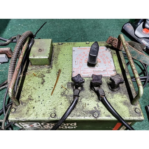 25 - Heavy duty Oxford Bantam 180 arc welder oil cooled
