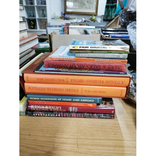 101 - large quantity of books all on the subject of Australia