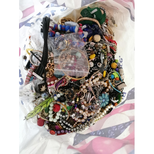 104 - bag containing a very large quantity of costume jewellery