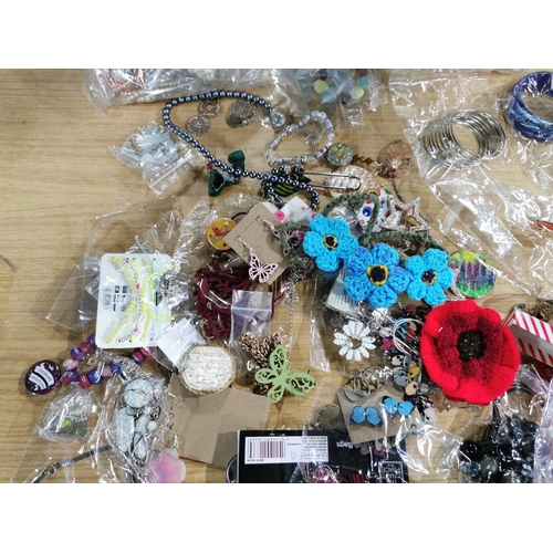 107 - bag containing a very large quantity of various costume jewellery