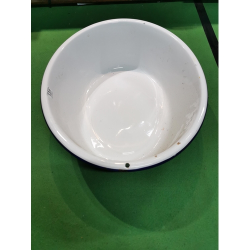 131 - Large oval enamel bath in good condition, Height - 18cm length - 60cm