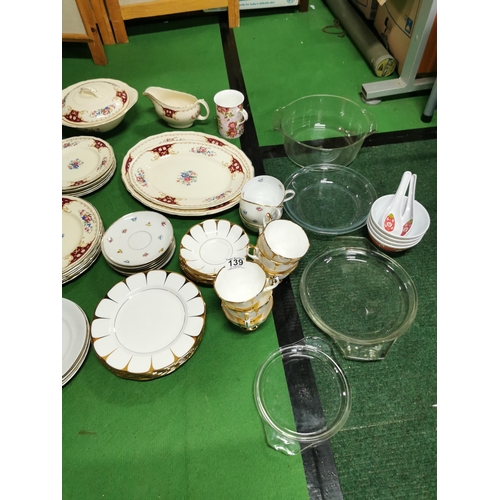 139 - Royal swan dinner set and a quantity of RS dishes and bowls, Royal vale gilt tea set ect..