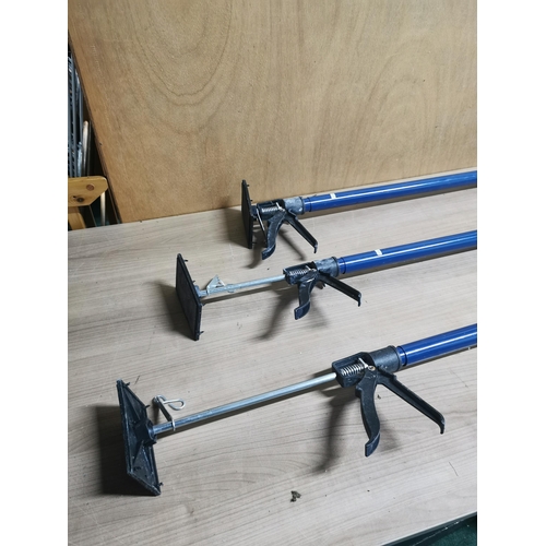 578 - Three ceiling support jacks