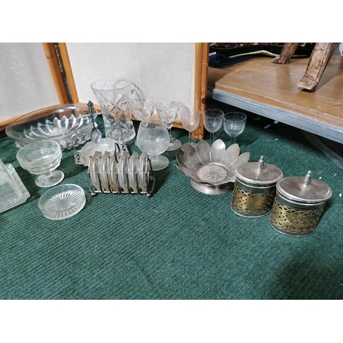 44 - Large quantity of glasswear inc cut crystal etc.
