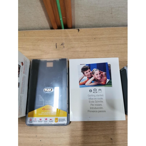 1 - Kodak Easyshare printer with dock station and ink cartridges not for this printer, in good condition... 