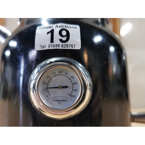 19 - Ambiano retro kettle