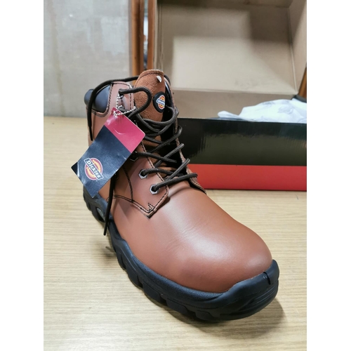 26 - pair of Dickies Safety/Newark boots UK size 11.5, Brand new, chestnut colour