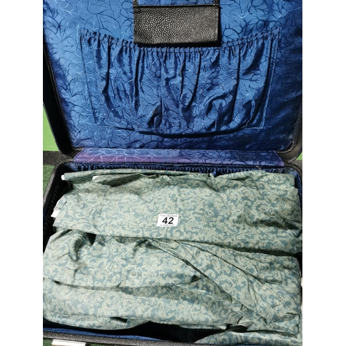 42 - Corniche fabrics 