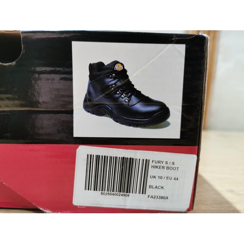 5 - Pair of Dickies Safety/hiker boots UK size 10, Brand new