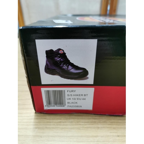 6 - Pair of Dickies Safety/hiker boots UK size 10, Brand new