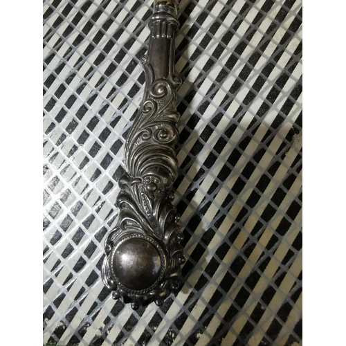 155 - Vintage cased silverplated shoe horn button hook made by Martin & Co. - goldsmiths to the Queen