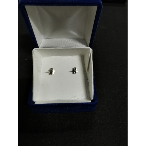 262 - Pair of 925 silver double heart design stud earrings with a small Diamond inset in good clean condit... 