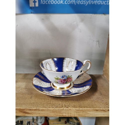 15 - 3x Paragon cup and saucers with a gild design