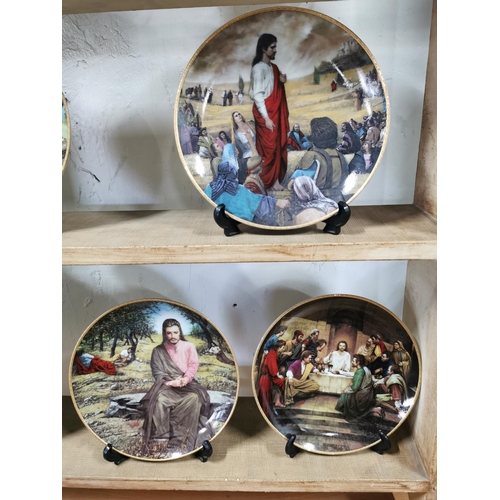 16 - Large collection of 13x collectable picture plates all related to Jesus Christ, all limited edition ... 