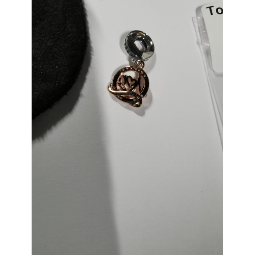 39 - Genuine new direct from store Pandora rose gold 