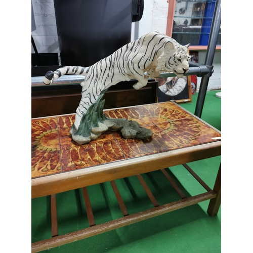 5 - Large resin figure of a white tiger in action ready to pounce. Measures 36cm height x 48cm width x 1... 