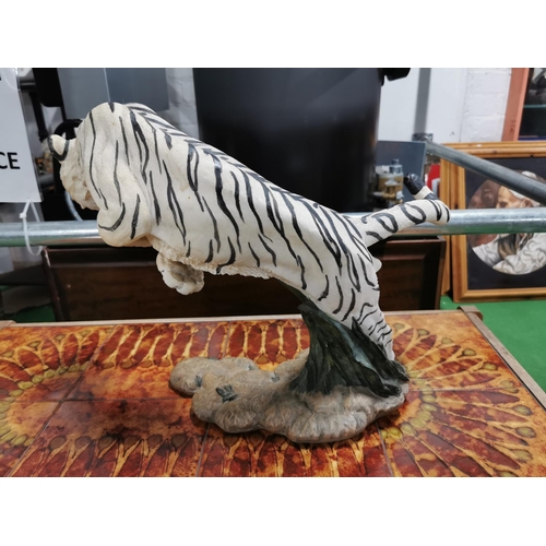 5 - Large resin figure of a white tiger in action ready to pounce. Measures 36cm height x 48cm width x 1... 