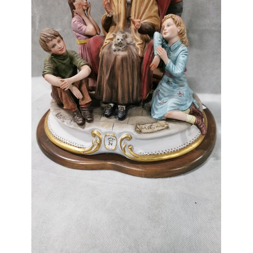 88 - Capodimonte figurine - A Calle La Favola - The Fairytale grandmother children - Italy - in very good... 