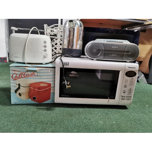 362 - Quantity of kitchenalia items inc microwave, kettle, toaster etc