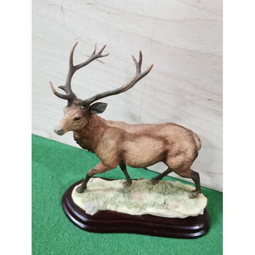 60 - Collection of collectable figures relating to hunting inc, an interesting pewter figure group on a w... 