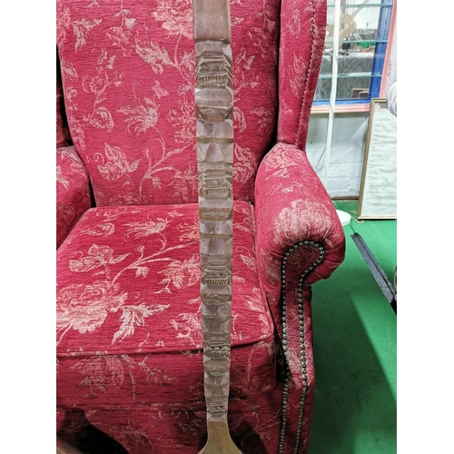 93 - Very large unusual wooden wall hanging spoon and fork in good condition, 105.5cm long, width of 17cm... 