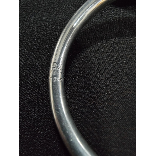 230 - Vintage unusual chunky silver hinged bangle with tapered pointed ends stamped 925 Mexico, total weig... 