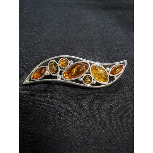 233 - Good 925 silver pendant with genuine tri coloured amber stones in the form of a flower on a 16in 925... 