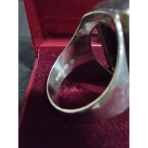 250 - Chunky 925 silver ring inset with a large rectangular onyx stone fully hallmarked inside the band ma... 