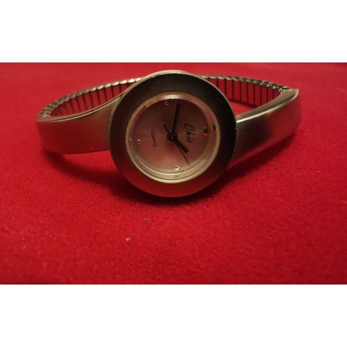 359 - 3x Good quality watches Inc. Vintage Services 7 Jewels with attractive 12ct. rolled gold strap, chic... 