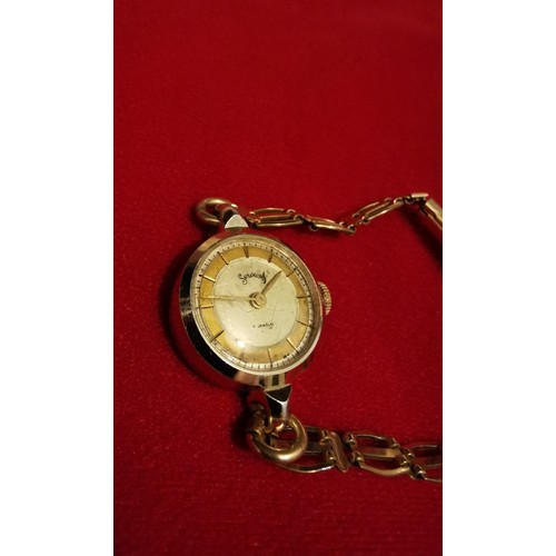 359 - 3x Good quality watches Inc. Vintage Services 7 Jewels with attractive 12ct. rolled gold strap, chic... 