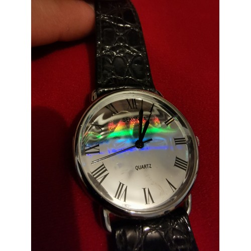 358 - Quantity of Gents & Ladies fashion watches Inc. Sekonda holographic dial watch. Brands Inc. Lorus, T... 