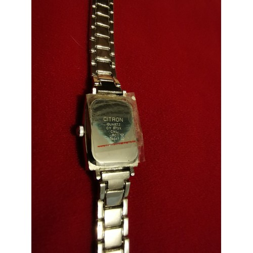 358 - Quantity of Gents & Ladies fashion watches Inc. Sekonda holographic dial watch. Brands Inc. Lorus, T... 