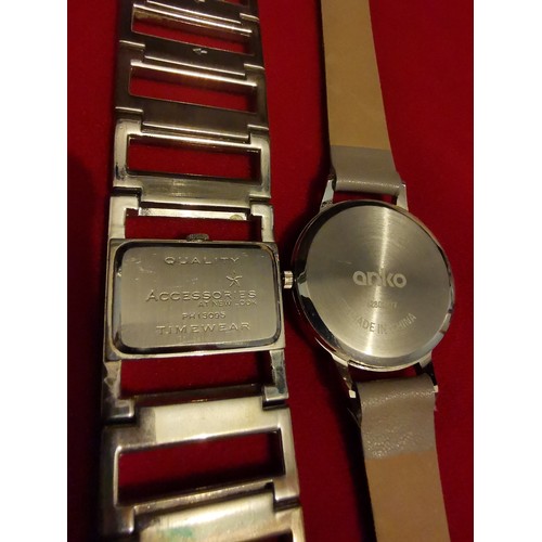 358 - Quantity of Gents & Ladies fashion watches Inc. Sekonda holographic dial watch. Brands Inc. Lorus, T... 