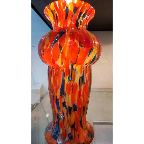 139 - Interesting multicoloured hand made art glass vase in good condition, displays very well. Height of ... 