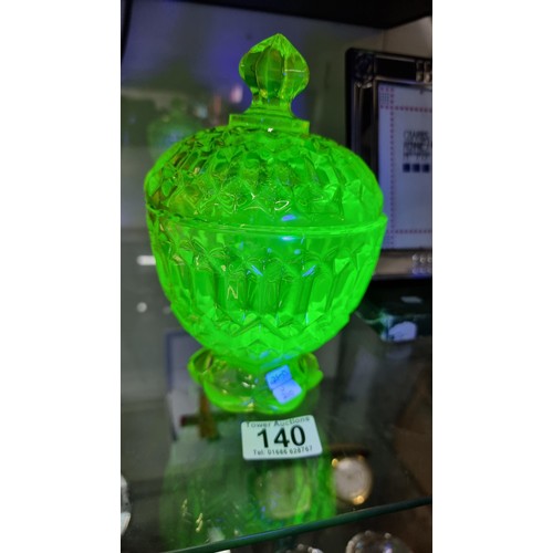140 - Vintage Uranium glass lidded bowl in excellent condition and glows very well under UV light. Height ... 