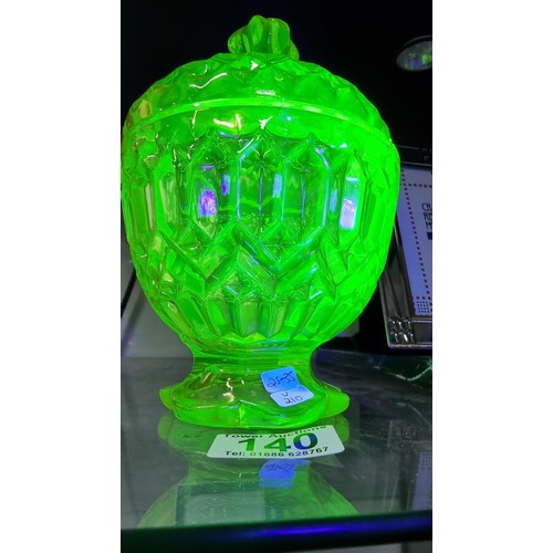 140 - Vintage Uranium glass lidded bowl in excellent condition and glows very well under UV light. Height ... 