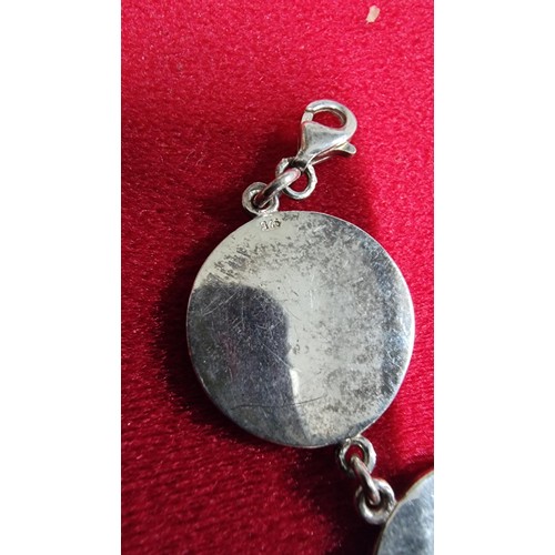 142 - 925 silver Mother of Pearl bracelet 7 inches in length in good condition