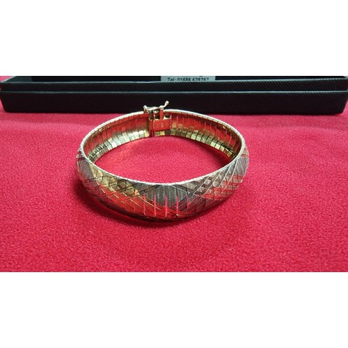 175 - 925 silver Tricolour bracelet with yellow and Rose gold plating in excellent clean condition marked ... 