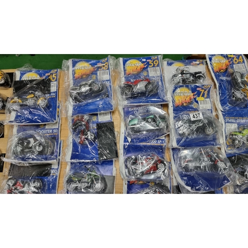 130 - Large collection of 44x Maisto Diecast model motorbikes, all new and sealed in their original packag... 