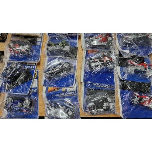 130 - Large collection of 44x Maisto Diecast model motorbikes, all new and sealed in their original packag... 