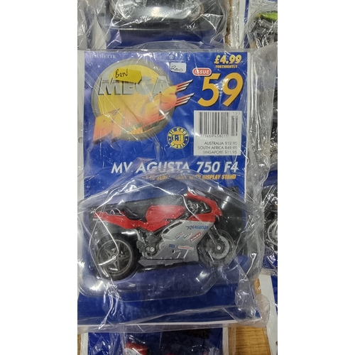 130 - Large collection of 44x Maisto Diecast model motorbikes, all new and sealed in their original packag... 