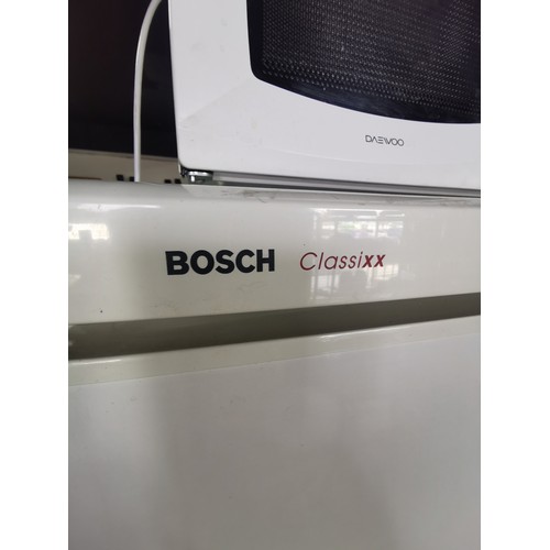 2 - Bosch hto Classixx frost free fridge feezer, 3 freezer drawers to the base and 3 shelves fruit and v... 