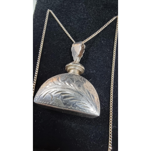 417 - 925 silver scent bottle pendant, with a screw off lid set on a 925 silver chain scent bottle is also... 