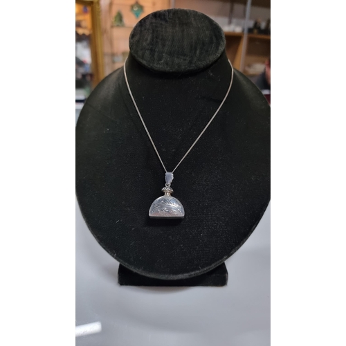 417 - 925 silver scent bottle pendant, with a screw off lid set on a 925 silver chain scent bottle is also... 