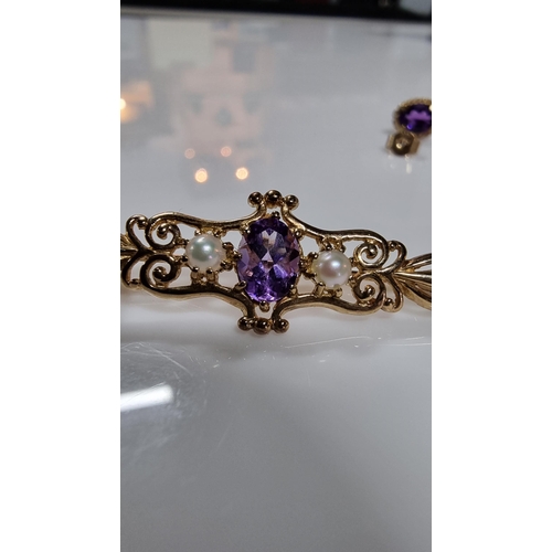 308 - Pretty 9ct gold matching jewellery set including a brooch with split seed pearls an oval amethyst to... 