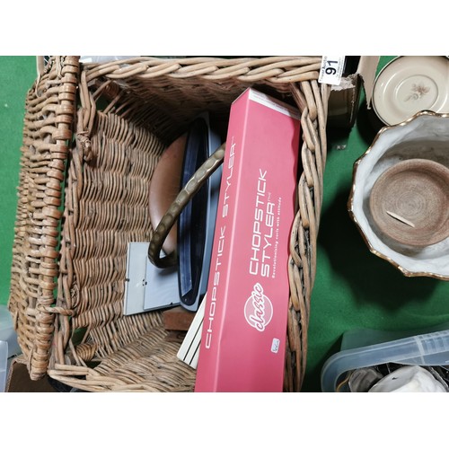 91 - 3x boxes of collectables inc a collection of Denby Memories saucers, wicker basket, chopstick style ... 